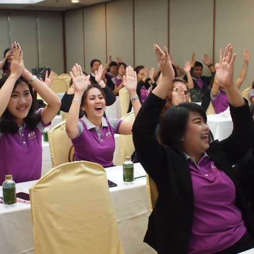 Training Y 2018 Marketing strategy 4.0 รุ่นที่ 1 หัวข้อ การตลาดยุคใหม่ / เทคนิคการเพิ่มยอดขาย / เทคนิคการเจรจาต่อรอง / พลังสู่ความสำเร็จความสาเร็จ บริษัท อิออน อินชัวรันส์ เซอร์วิส (ประเทศไทย) จํากัด