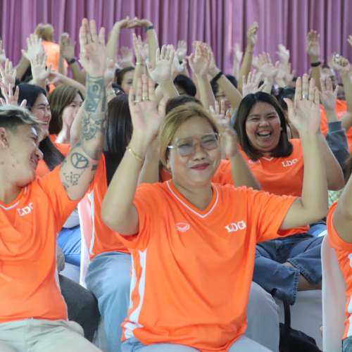 ปลุกพลังสร้างความสำเร็จ (รุ่น 4) หัวข้อ เทคนิคการตั้งเป้าหมายให้ได้ผล / วิธีการสั่งจิตใต้สำนึก / โปรแกรมจิตใต้สำนึกให้ทำงาน / ความคิด 4 ประการที่นำไปสู่ความสำเร็จ / เคล็ดลับการสร้างแรงบันดาลใจ / เลือกงานแบบไหนที่จะทำให้มีความสุขและสำเร็จ / วิธีการสร้างนิสัยลงมือทำ / สร้างความเชื่อมั่นในตัวเอง / นิสัยของคนสำเร็จ บริษัท ลีดเดอร์ กรุ๊ป จำกัด (มหาชน)