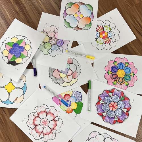 Mindfulness Art พาใจกลับบ้านด้วยสีสันและลายเส้น หัวข้อ รู้จักตนเองผ่านการระบายสี Mandala / ออกแบบ Nature Mandala / วาดลายเส้น / รวมลายเส้น / Mandala of my life / Our Mandala / inspired by the Zentangle method นิสิตคณะแพทยศาสตร์ จุฬาลงกรณ์มหาวิทยาลัย